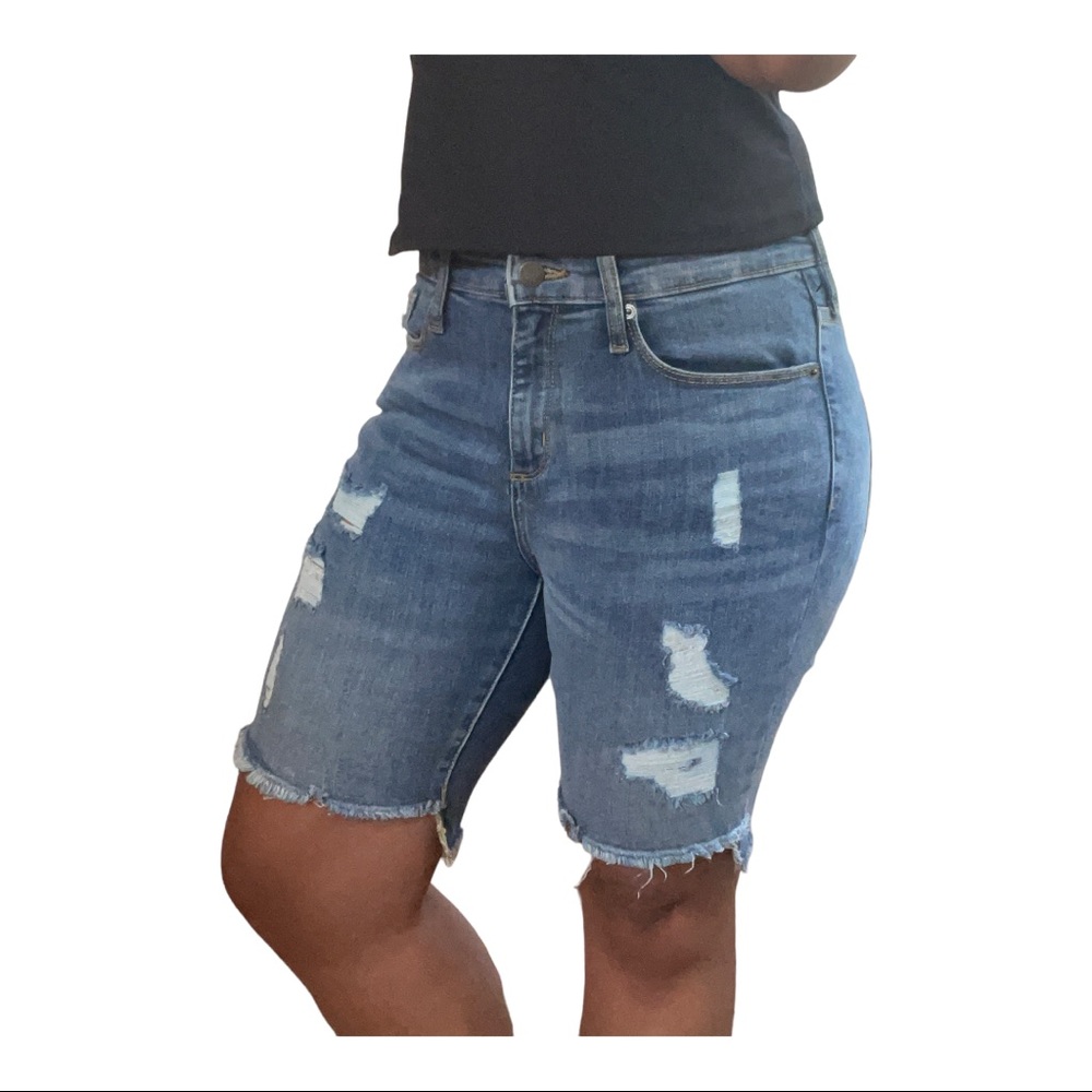 Universal Threads Mid-Rise Distressed Bermuda Jean Shorts - Size 6/28R
